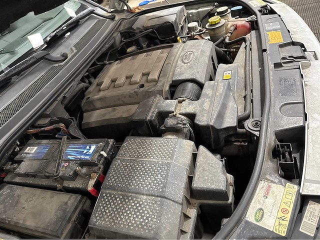 Land rover - discovery - 4.4 v8 - personenauto - 4x4 - 2004 - afbeelding 4 van  9