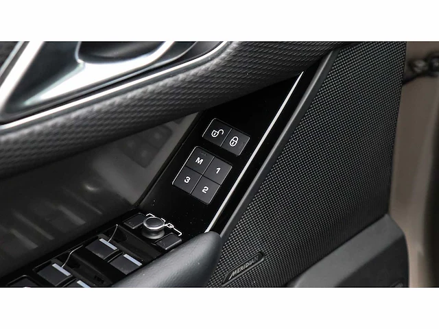 Land rover - range rover velar - 2.0 i4 awd r-d s - 2018 - sx-962-g - personenauto - afbeelding 9 van  18