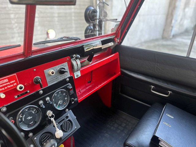 Land rover 109 series ii brandweer 78pk 1969, am-25-29 - afbeelding 10 van  33