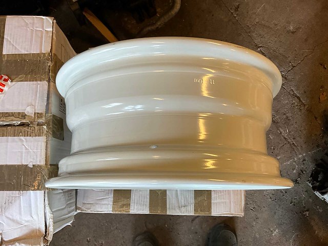 Land rover 16” stalen velgenset 5x165,1 / 16x61/2jj (5 velgen) - afbeelding 2 van  5