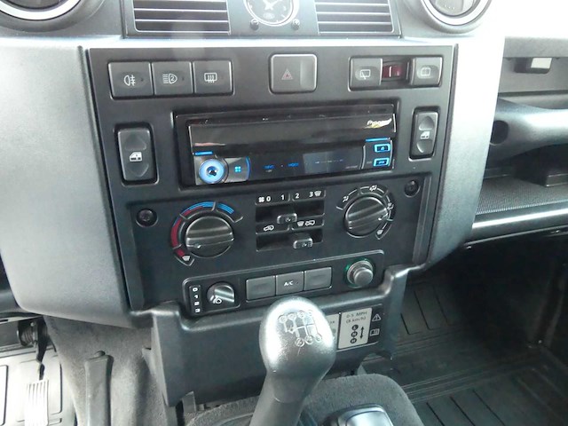 Land rover defender 110 station (2014) diesel - afbeelding 16 van  39