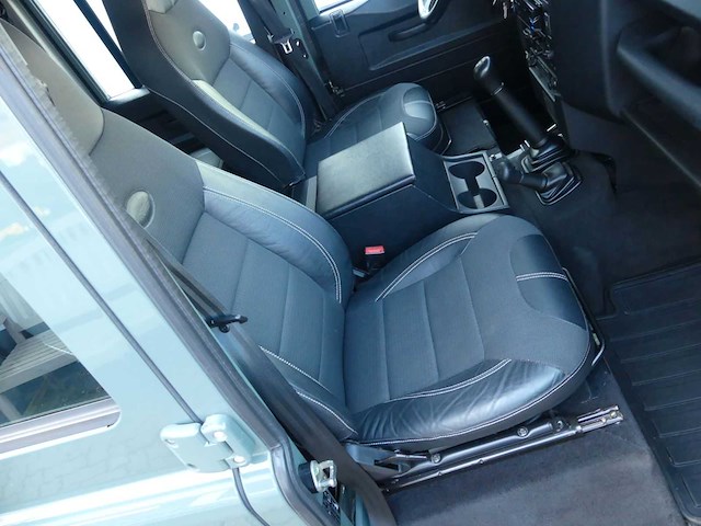 Land rover defender 110 station (2014) diesel - afbeelding 31 van  39