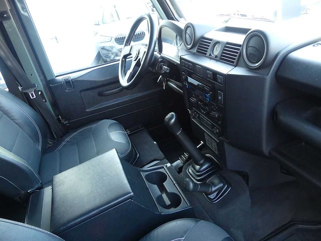 Land rover defender 110 station (2014) diesel - afbeelding 32 van  39