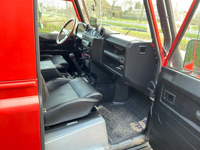 Land rover defender 90 4x4 bedrijfsauto - afbeelding 18 van  36