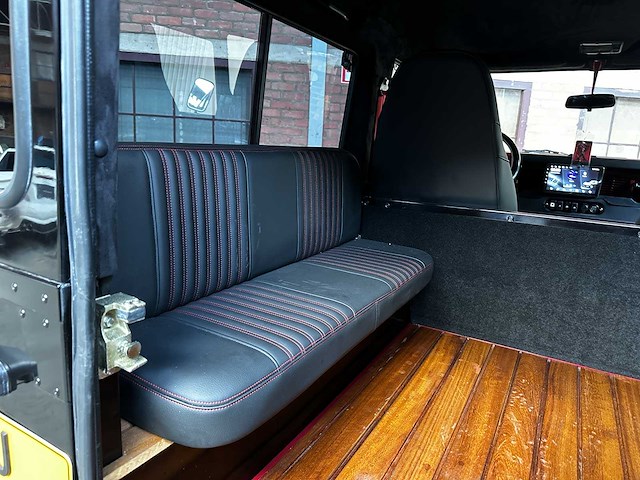 Land rover defender 90 v8 ls3-motor 430pk 1996 - afbeelding 27 van  36