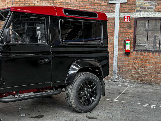 Land rover defender 90 v8 ls3-motor 430pk 1996 - afbeelding 31 van  36