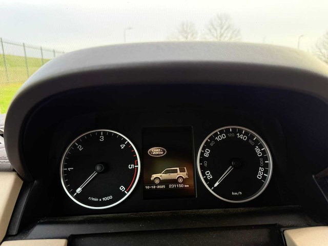 Land rover discovery 3.0 sdv6 black&white automaat; 52-rsv-1 - afbeelding 14 van  30
