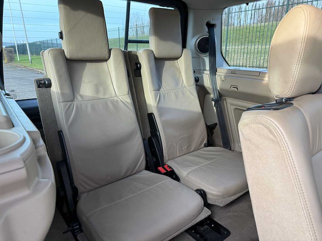 Land rover discovery 3.0 sdv6 black&whiten automaat, 52-rsv-1 - afbeelding 2 van  26