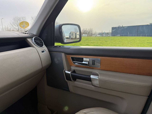 Land rover discovery 3.0 sdv6 black&whiten automaat, 52-rsv-1 - afbeelding 11 van  26