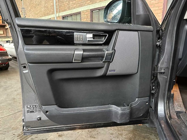Land rover discovery 4 3.0 sdv6 se hse 256pk 2015, vnj-87-t bedrijfswagen - afbeelding 30 van  52