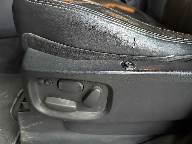 Land rover discovery 4 3.0 sdv6 se hse 256pk 2015, vnj-87-t bedrijfswagen - afbeelding 32 van  52