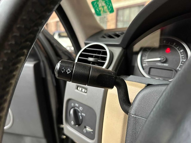 Land rover discovery 4.4 v8 l319 300pk 2006, 67-rth-9 youngtimer - afbeelding 23 van  45