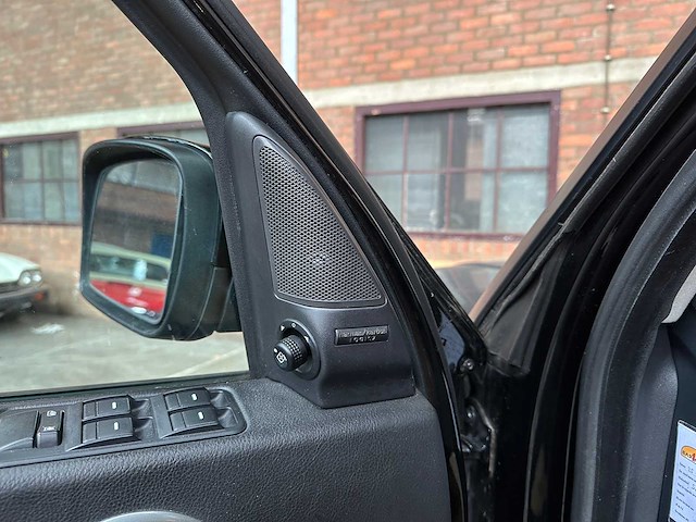 Land rover discovery 4.4 v8 l319 300pk 2006, 67-rth-9 youngtimer - afbeelding 30 van  45