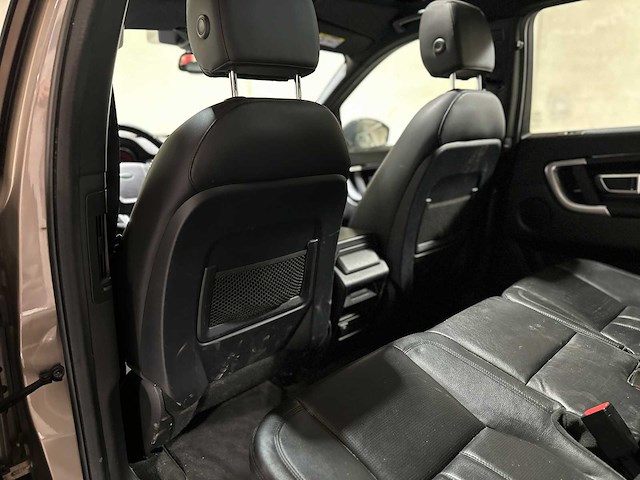 Land rover discovery sport 2.0 td4 urban series se dynamic 150pk 2017 (origineel-nl), np-393-r - afbeelding 32 van  65