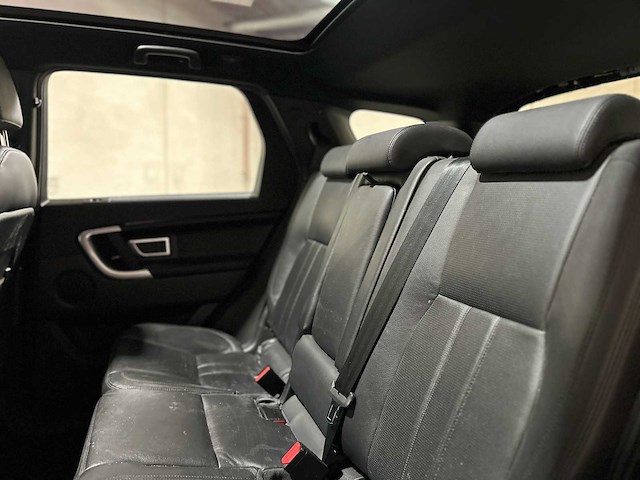 Land rover discovery sport 2.0 td4 urban series se dynamic 150pk 2017 (origineel-nl), np-393-r - afbeelding 35 van  65