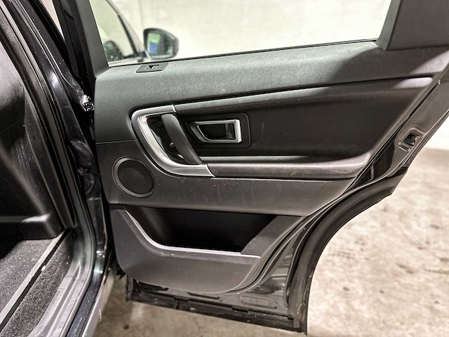 Land rover discovery sport 2.0 td4 us se 150pk 2018 (origineel-nl), v-267-nd - afbeelding 16 van  35