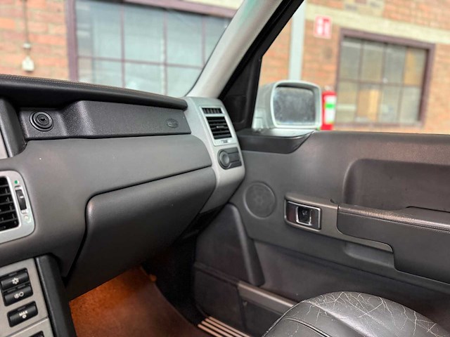 Land rover range rover 4.4 v8 vogue 286pk 2002, 67-sj-ds youngtimer - afbeelding 26 van  59