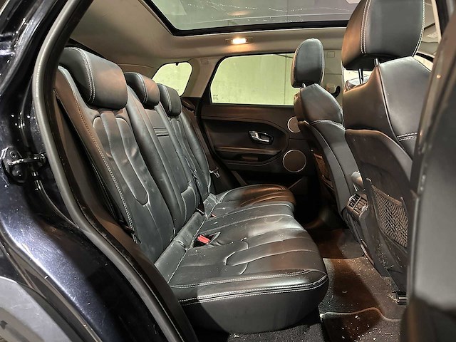 Land rover range rover evoque 2.2 td4 4wd prestige 150pk 2011, 79-tjg-6 - afbeelding 31 van  39
