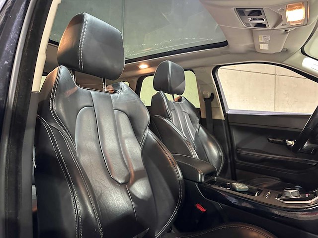 Land rover range rover evoque 2.2 td4 4wd prestige 150pk 2011, 79-tjg-6 - afbeelding 33 van  39