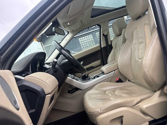 Land rover range rover evoque 2.2 td4 4wd pure business edition 2015 | 7-zkj-62 - afbeelding 18 van  24