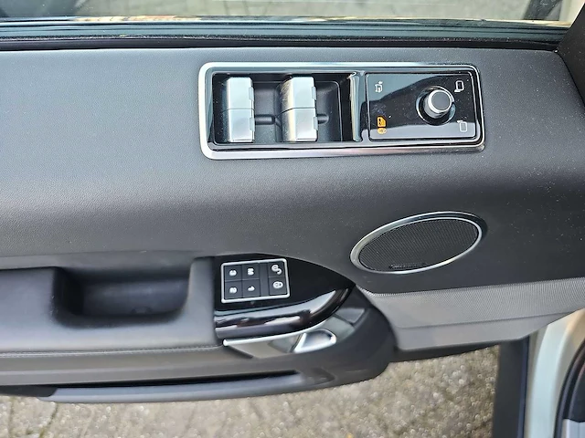 Land rover range rover sport 2.0 p400e autobiography dynamic | zj-035-b - afbeelding 18 van  31