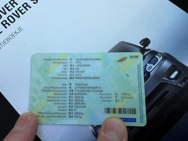Land rover range rover sport 3.0 sdv6 hse autobiography dynamic | l-011-kz i - afbeelding 26 van  45