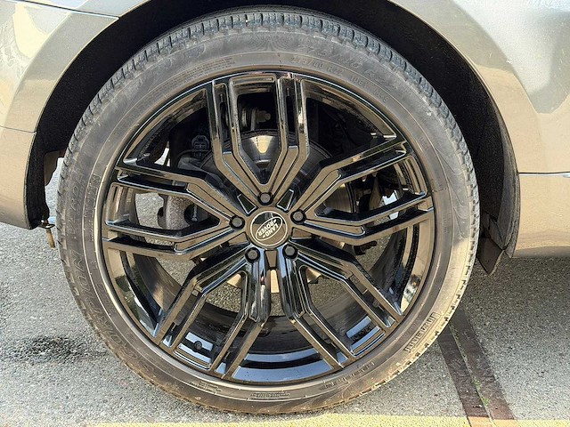Land rover range rover sport 3.0 sdv6 hse autobiography dynamic | l-011-kz i - afbeelding 33 van  45
