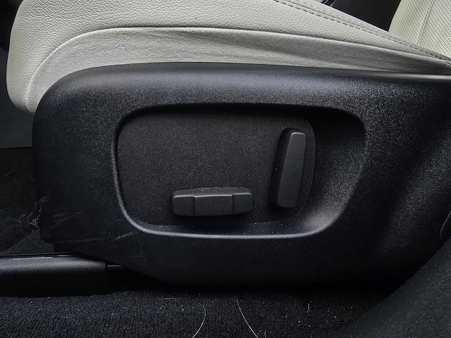 Land rover range rover velar 2.0 i4 awd r-d hse 2017 | rf-208-v - afbeelding 24 van  37