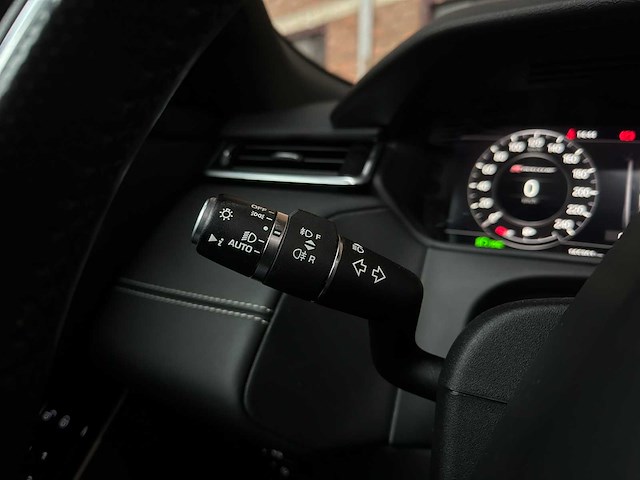 Land rover range rover velar 2.0 i4 awd r-d hse 237pk 2017, pp-174-l - afbeelding 21 van  54