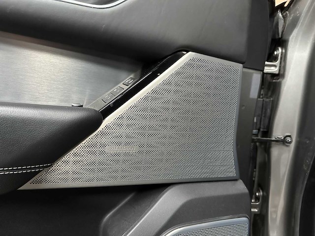 Land rover range rover velar 2.0 i4 awd r-d hse 237pk 2017, pp-174-l - afbeelding 31 van  54