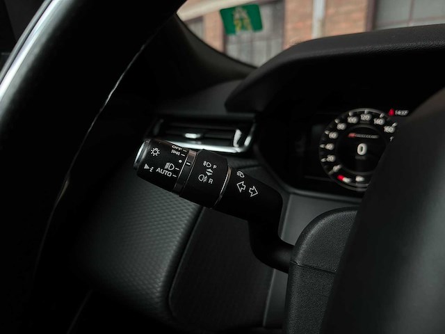 Land rover range rover velar 2.0 i4 awd r-dynamic se 241pk 2017 (origineel-nl), px-296-f - afbeelding 20 van  46