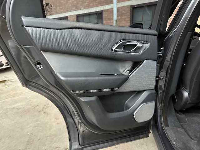 Land rover range rover velar 2.0 i4 awd r-dynamic se 241pk 2017 (origineel-nl), px-296-f - afbeelding 31 van  46