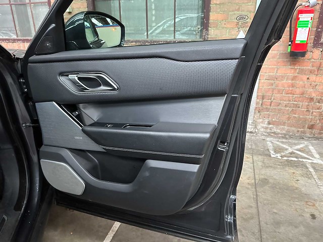 Land rover range rover velar 2.0 i4 awd r-dynamic se 241pk 2017 (origineel-nl), px-296-f - afbeelding 36 van  46