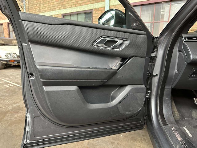 Land rover range rover velar 2.0 i4 awd se 179pk 2018, t-940-tj - afbeelding 22 van  39