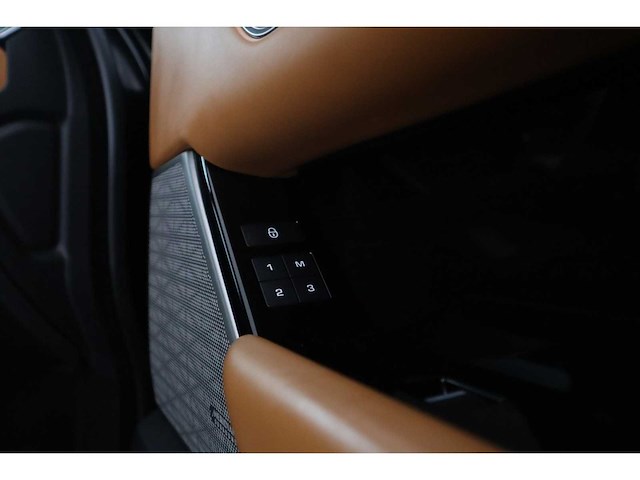 Land rover range rover velar r-dynamic 3.0 sdv6 awd 300pk 2018, r-424-rx - afbeelding 18 van  38