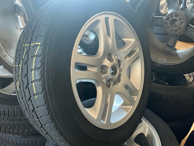 Land rover velg met band (32x) - afbeelding 2 van  36