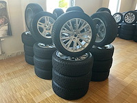Land rover velg met band (32x) - afbeelding 23 van  36