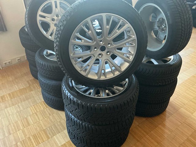 Land rover velg met band (32x) - afbeelding 3 van  30