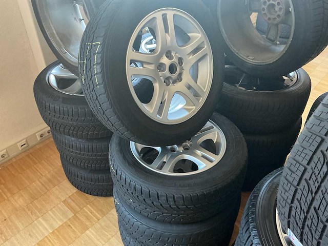 Land rover velg met band (32x) - afbeelding 30 van  30