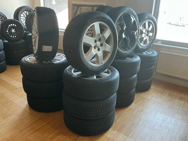 Land rover velg met band (32x) - afbeelding 1 van  36