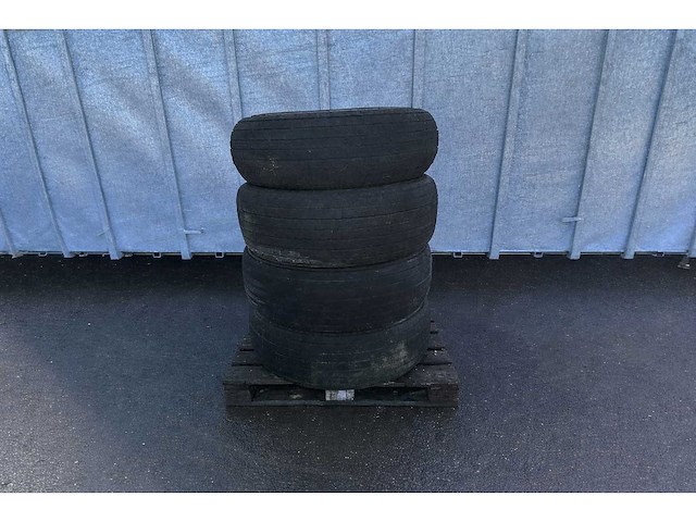 Landbouwband 16.0/70x20 (4x) - afbeelding 1 van  4