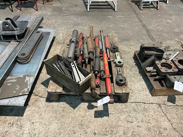 Landbouwmachine onderdelen - afbeelding 1 van  3