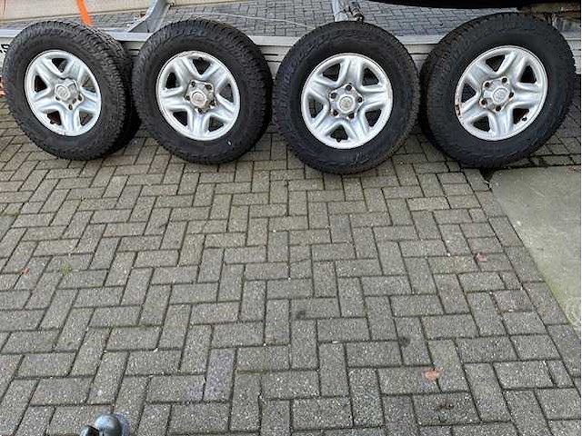 Landcruiser - toyota velgen + banden (4x) - afbeelding 1 van  12