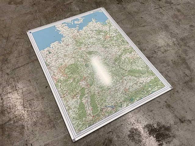 Landkaart van duitsland wegenkaart op whiteboard - afbeelding 4 van  5