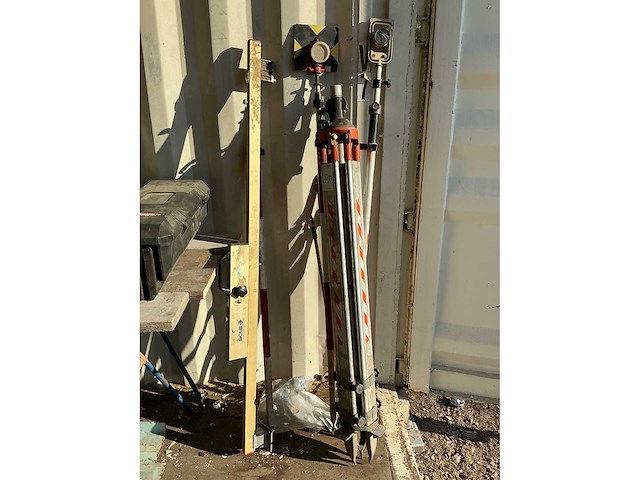 Landmeetapparatuur - afbeelding 2 van  4