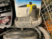 Landmeter en divers - afbeelding 2 van  4