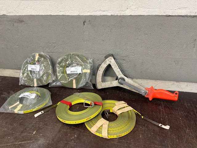 Landmeter met meetlinten (5x) - afbeelding 1 van  6