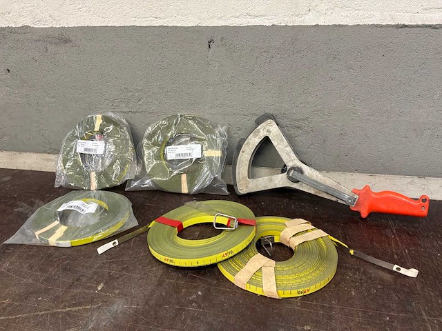 Landmeter met meetlinten (8x) - afbeelding 4 van  10