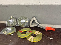 Landmeter met meetlinten (8x) - afbeelding 1 van  10