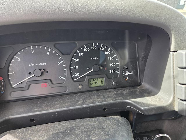 Landrover discovery ii td5 comm met kenteken 31-vl-bv - afbeelding 2 van  13